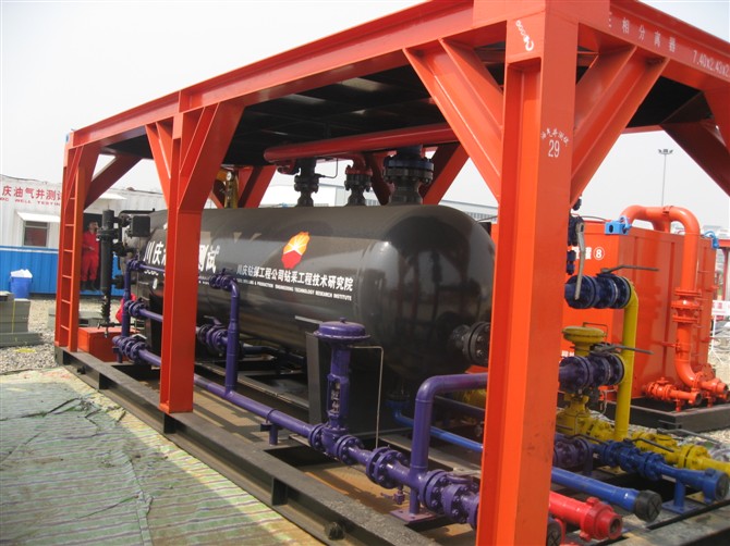 三相(xiàng)分(fēn)離(lí)器(qì)撬